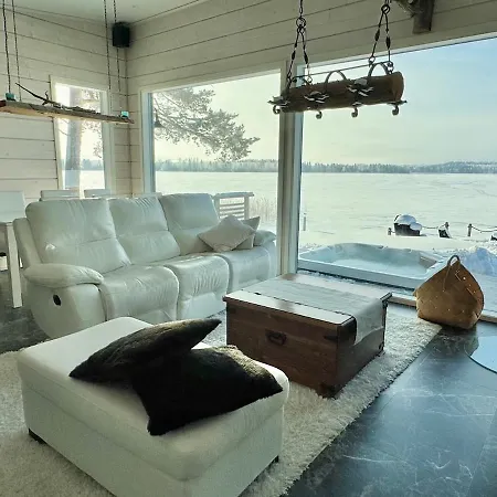 Lakefront With Panoramic Views 别墅