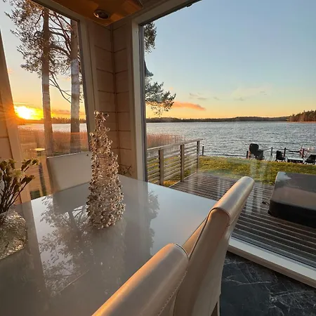 فيلة Lakefront With Panoramic Views *